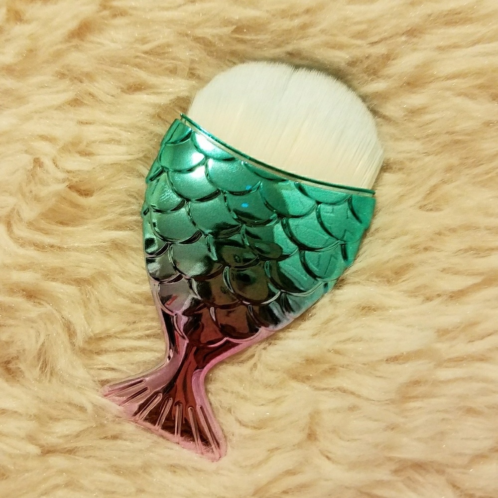 🧜‍♀️Mermaid Makeup Brush🌊